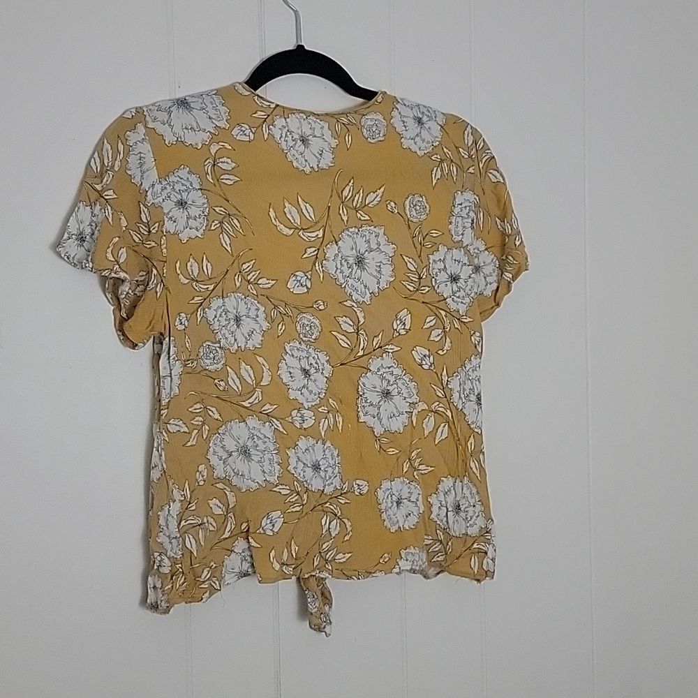 Yellow floral top   - Picture 4 of 6
